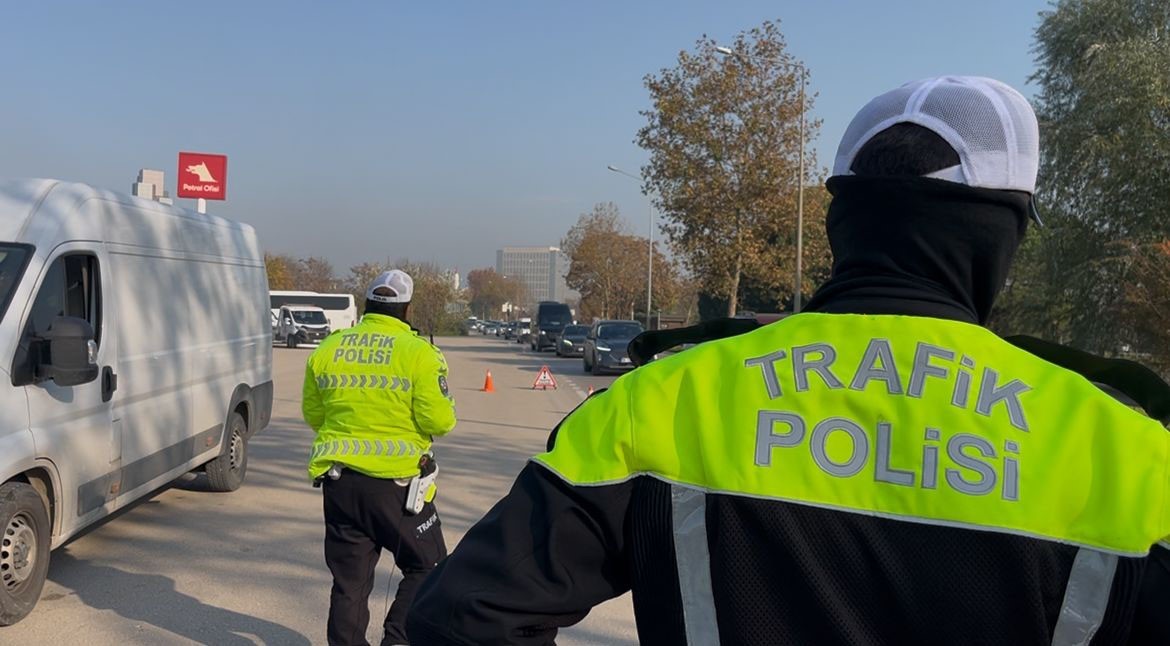 Kendi hatasının faturasını polise kesmeye çalıştı "Biz zaten abone olduk, ayda 10 defa ceza ödüyoruz"
