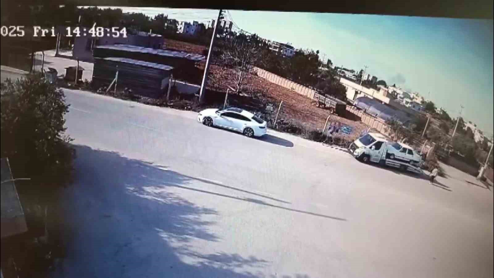 Otomobille geldi çekiciden telefon çaldı: 120 suç kayıtlı hırsızın o anları kamerada