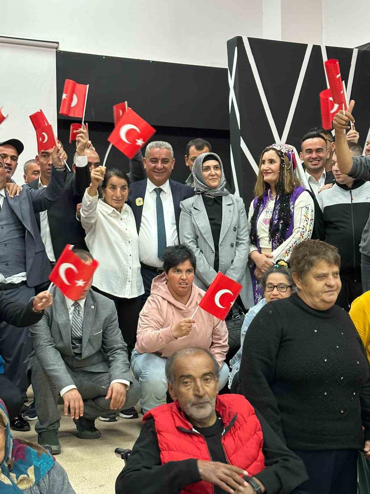 Engelliler Haftası Etkinliği pasta kesimiyle renklendi
