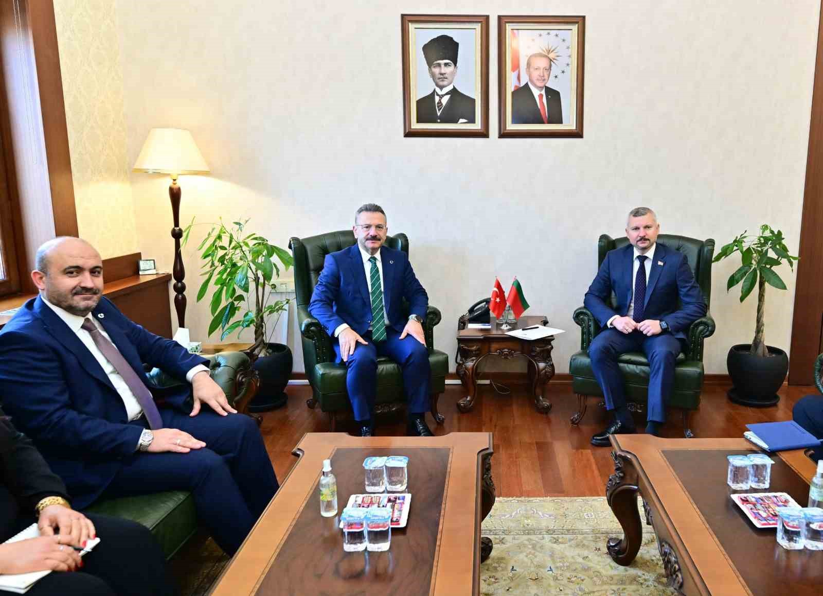 Belarus’un Ankara Büyükelçisi Glaz, Eskişehir Valisi Aksoy’u ziyaret etti
