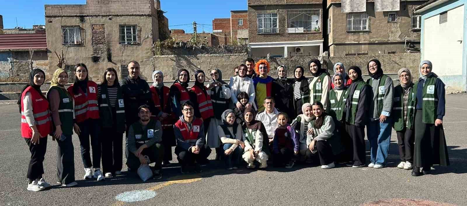 Genç Yeşilay ve Genç Kızılay, çocukları bağımlılık konusunda bilgilendirdi
