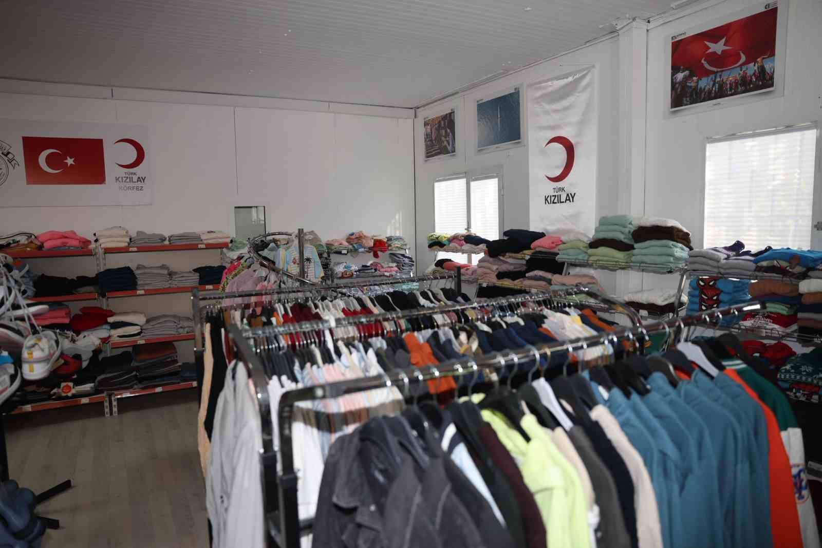 Körfez’de ihtiyaç sahipleri için "Sevgi Mağazası" kapılarını açtı
