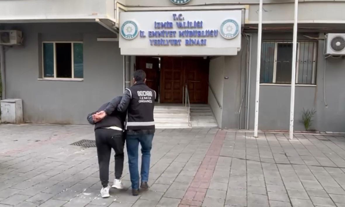 İzmir’de hava destekli polis operasyonu: 30 gözaltı
