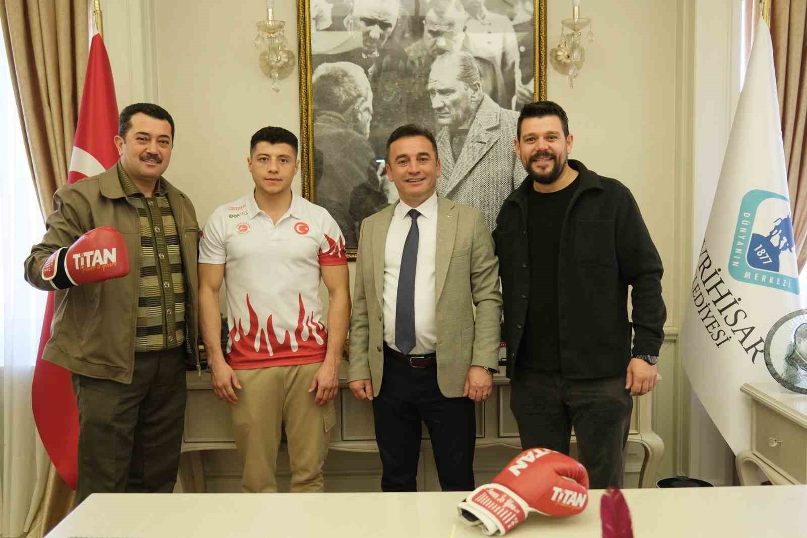 Başkan Dökmeci, "Milli sporcumuz Doğan Kılıç bizi gururlandırdı"
