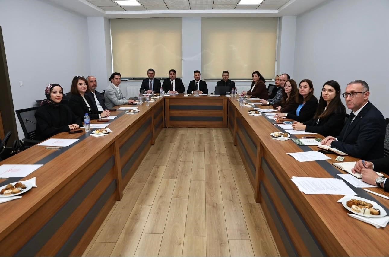 SAÜ’de öğretmen adaylarını güçlendirecek yeni adımlar görüşüldü
