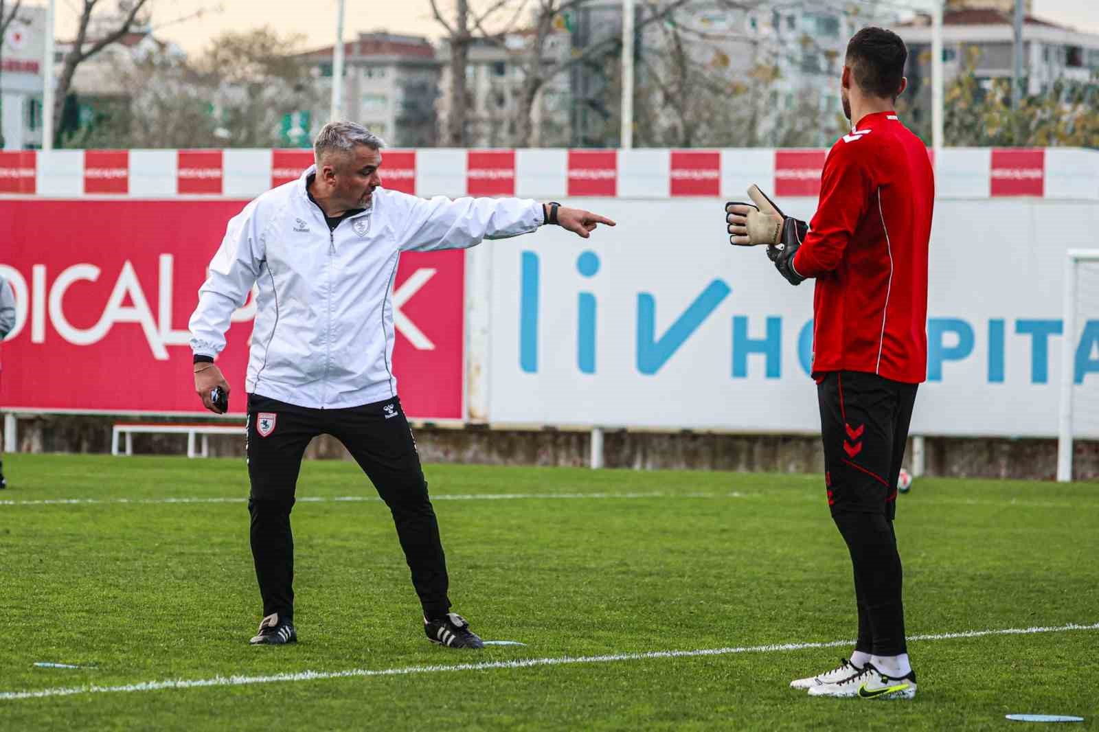 Samsunspor, Galatasaray deplasmanında 3 puan hedefliyor
