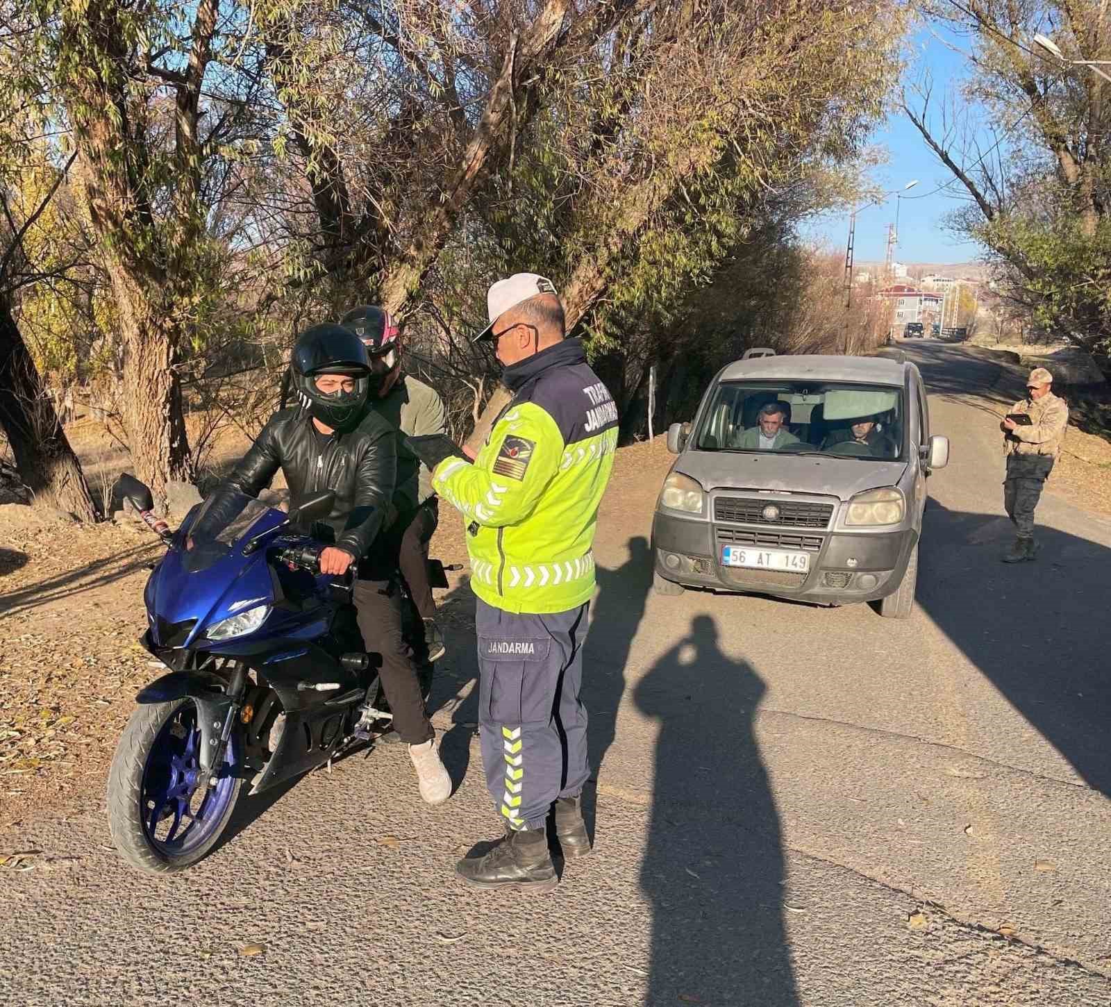 Trafik uygulamasında 49 araç trafikten men edildi