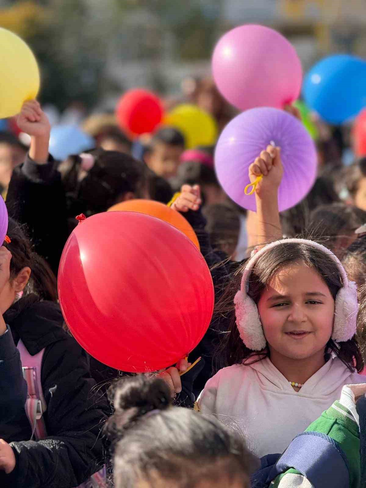 İlkokul öğrencileri bando takımı ile eğlendi