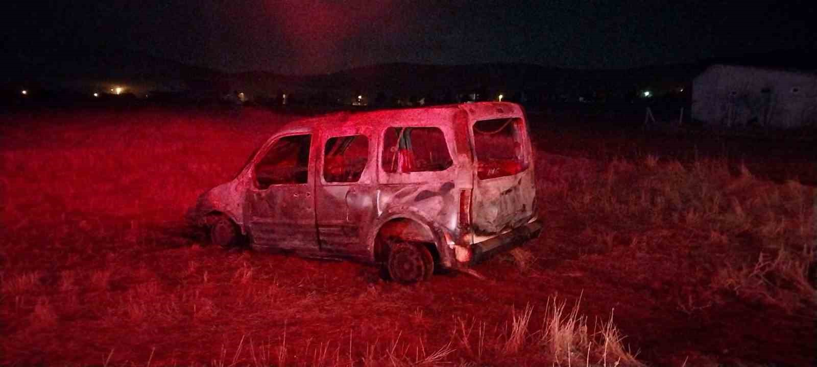 Garajdaki araç ve evde çıkan yangın korkuttu