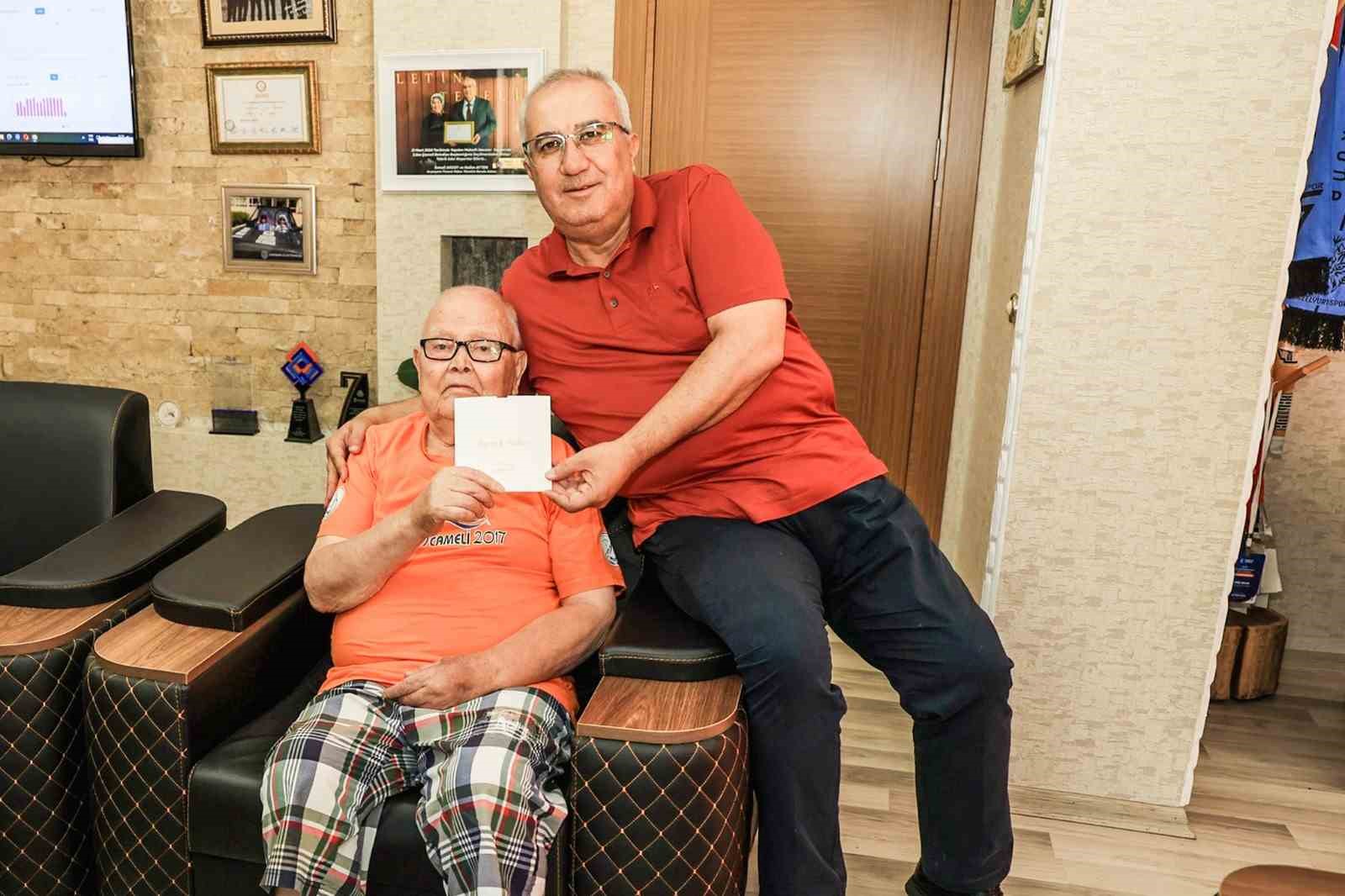 Çameli Belediyesi personeli engelli bireyleri evlerinde ziyaret etti
