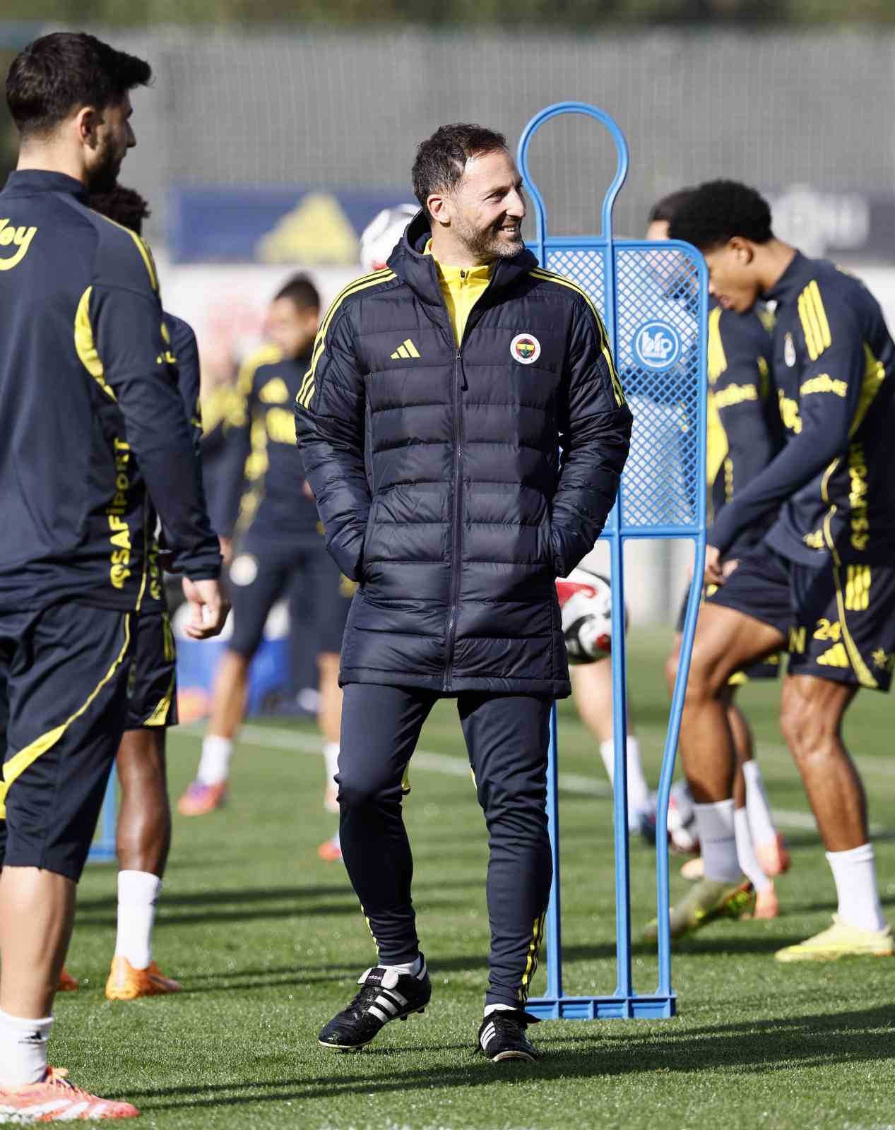 Fenerbahçe, RAMS Başakşehir maçının hazırlıklarına başladı