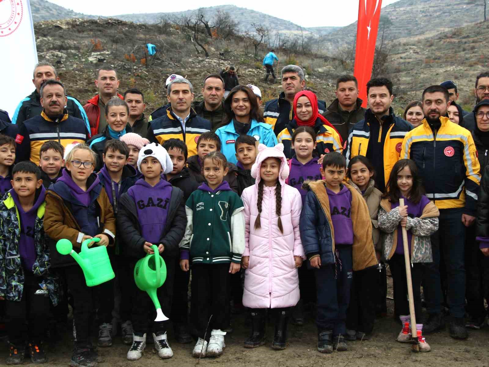 Uşak’ta Acil Sağlık Hizmetleri Haftası’nda fidanlar toprakla buluştu