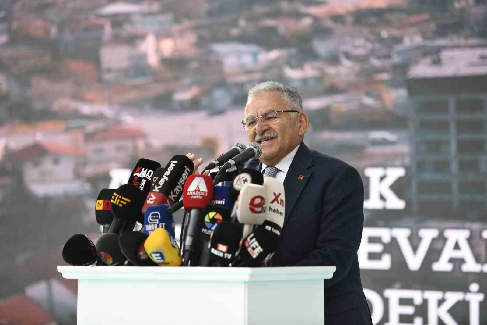 Sahabiye’de anahtarları teslim eden Başkan Büyükkılıç: "Kayseri belediyeciliği icraat üretir"
