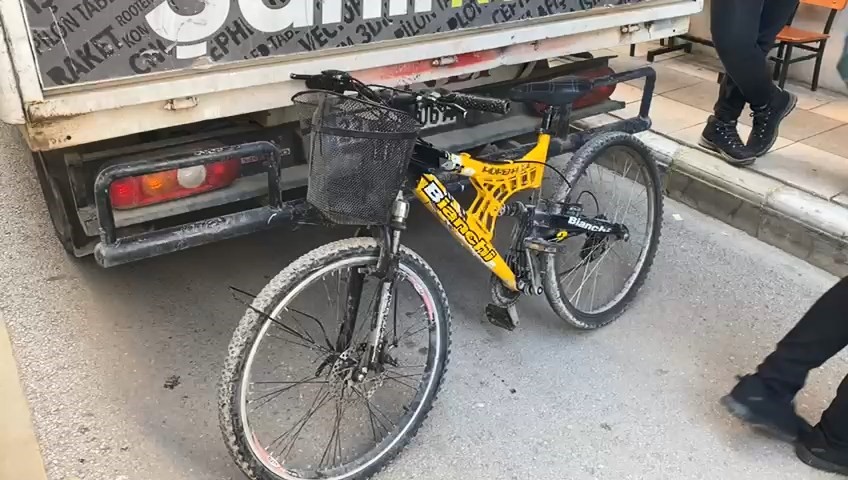 Elazığ’da pikaba çarpan bisikletli yaralandı