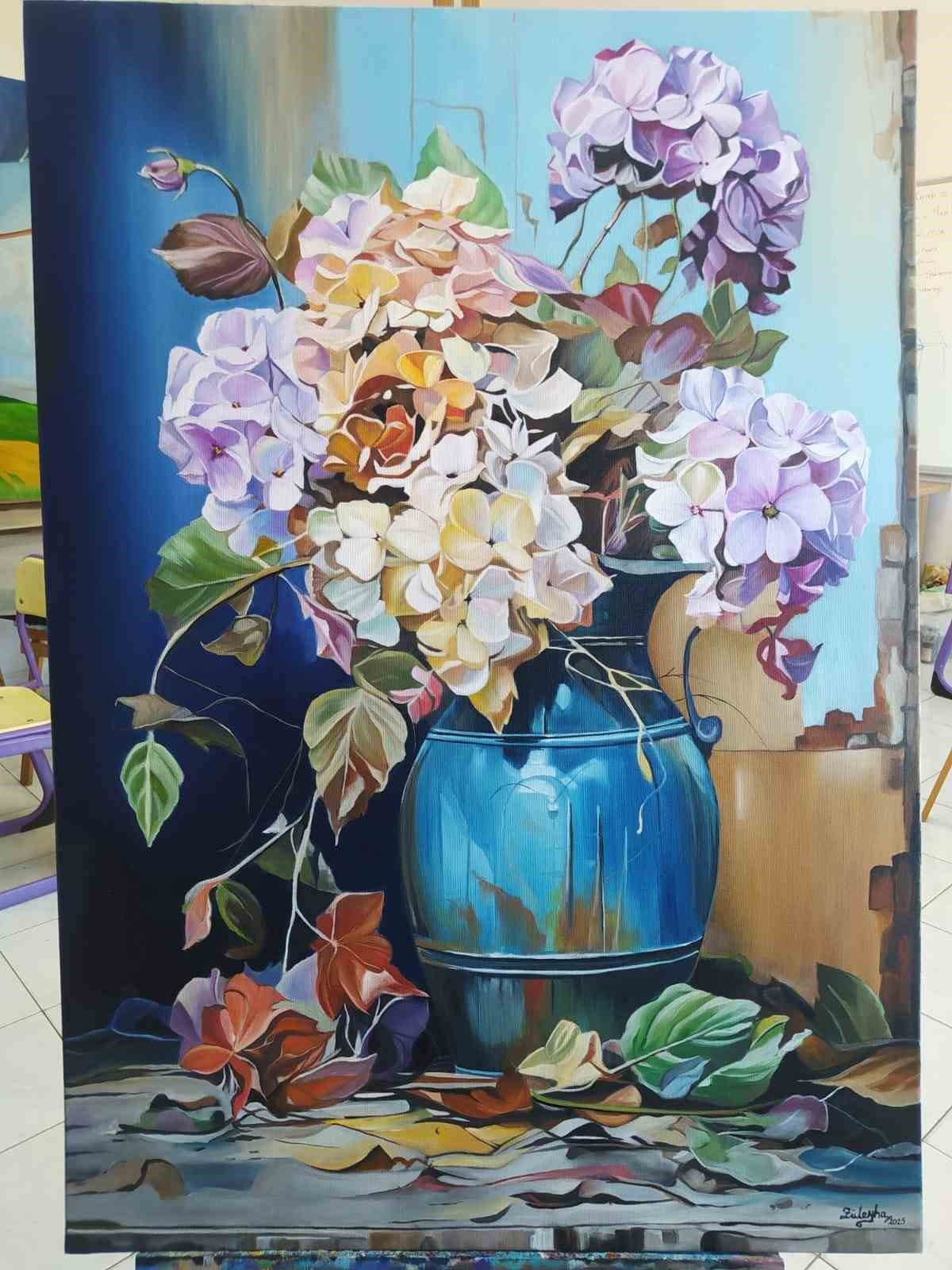 Fatsalı kadın ressam, çocukluk hayallerini tuvale yansıtıyor