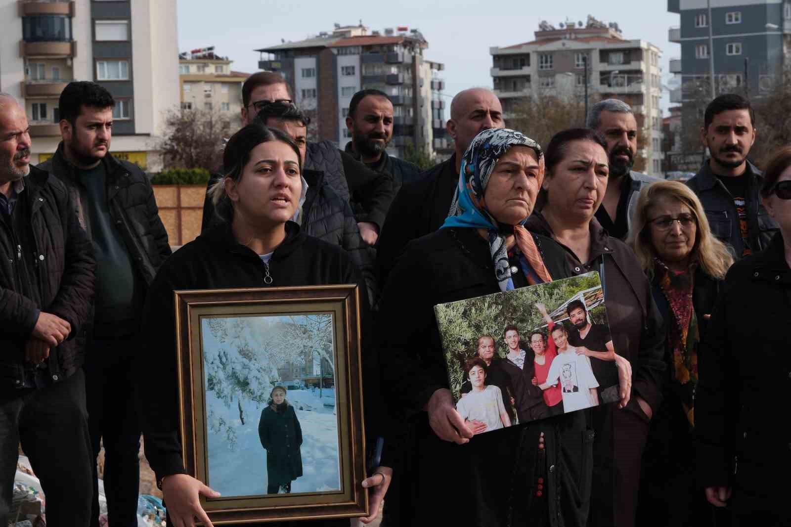 49 kişinin yakınları tahliyeye tepki g&ouml;sterdi
