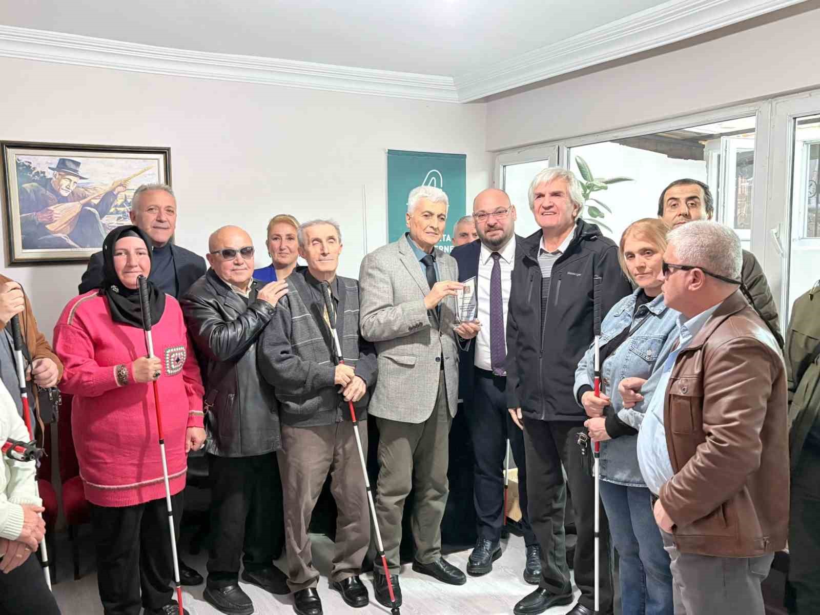 Atakum’dan görme engellilere ‘beyaz baston’ desteği