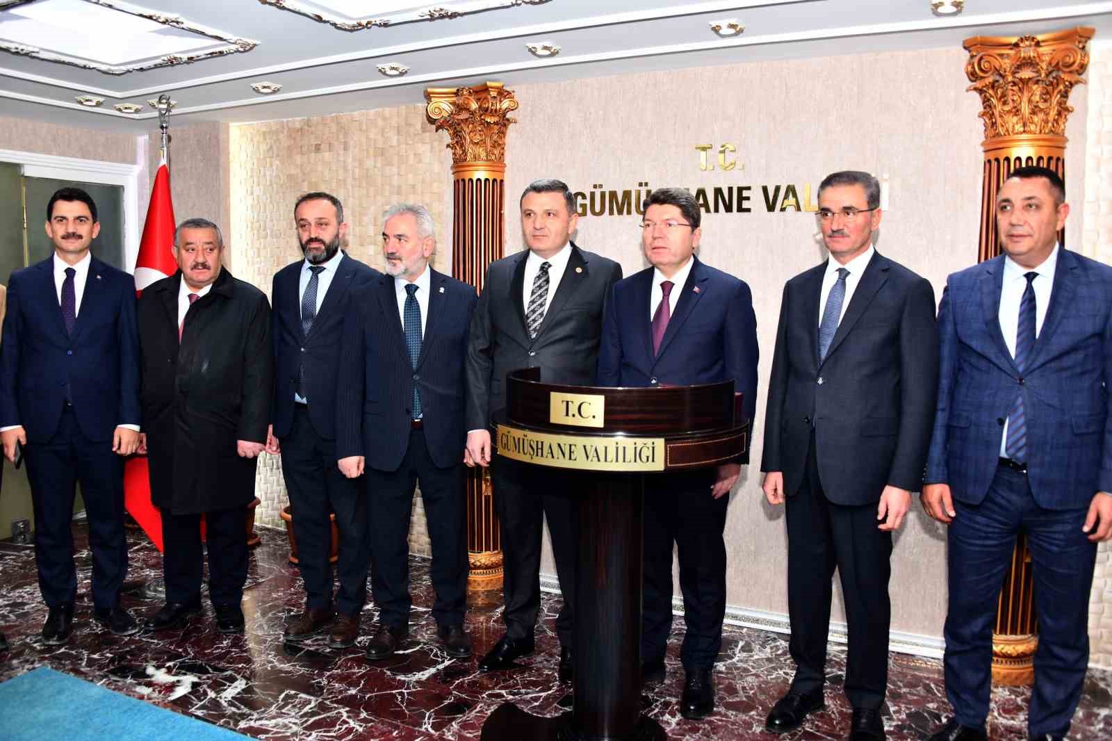 Bakan Tunç: "Ülkeyi yönetsin dedikleri Kılıçdaroğlu’na demediklerini bırakmıyorlar"