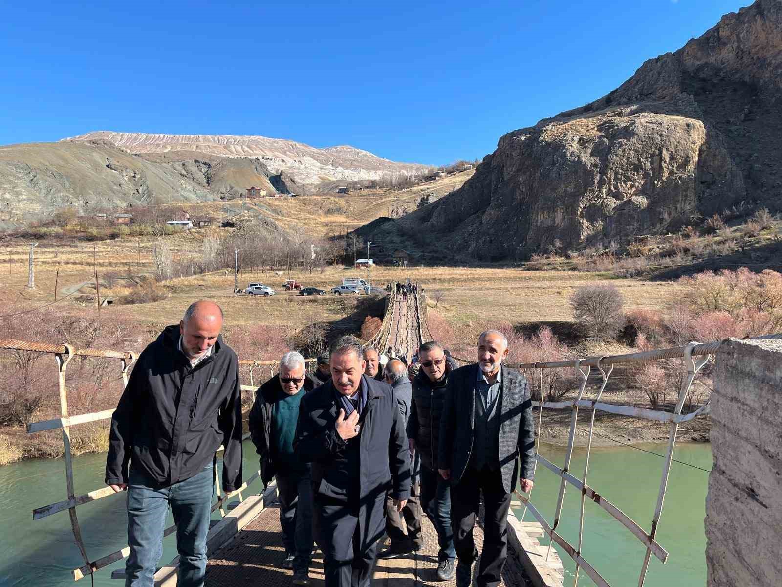 Şireci: "Hizmet için sahadayız, vatandaşlarımızın yanındayız"
