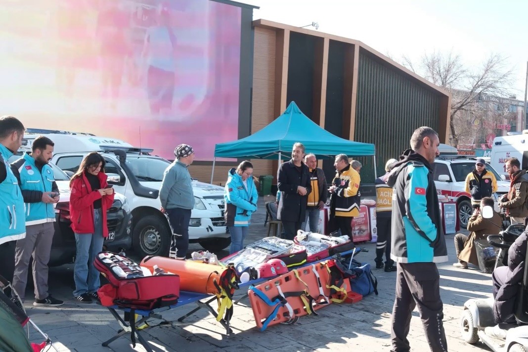 Erzincan’da "Afette İlk Umut: UMKE" tanıtım etkinliği düzenlendi

