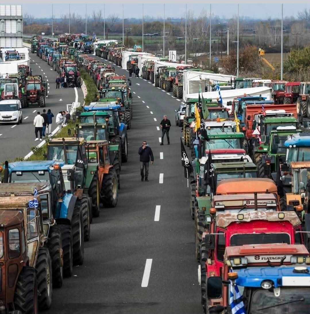 Yunanistan’da çiftçiler yol kapattı, polisle gerilim arttı

