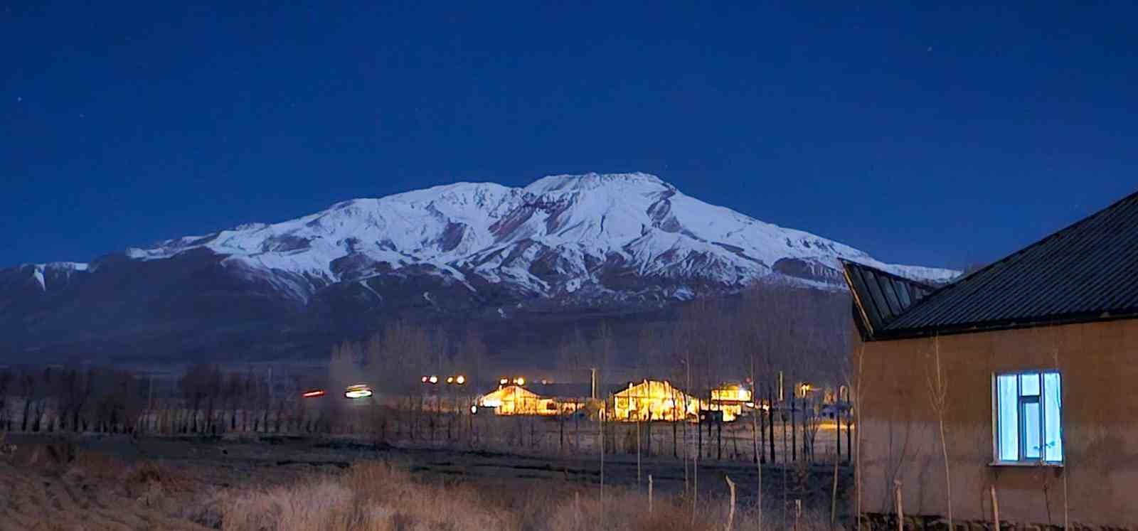 Süphan Dağı’nda kartpostallık görüntüler
