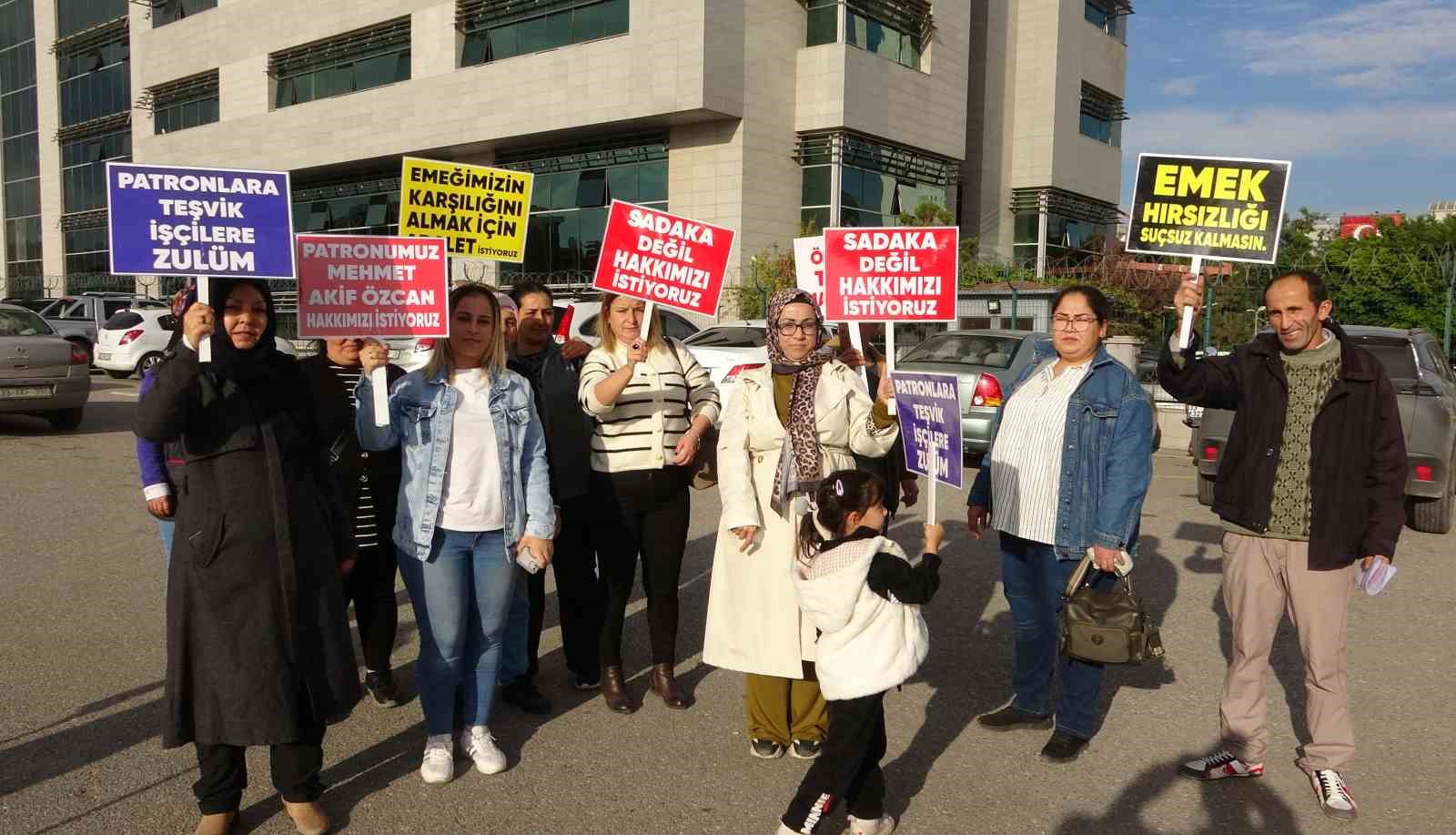 Mersin’de maaşlarını alamayan işçiler, adliye önünde açıklama yaptı