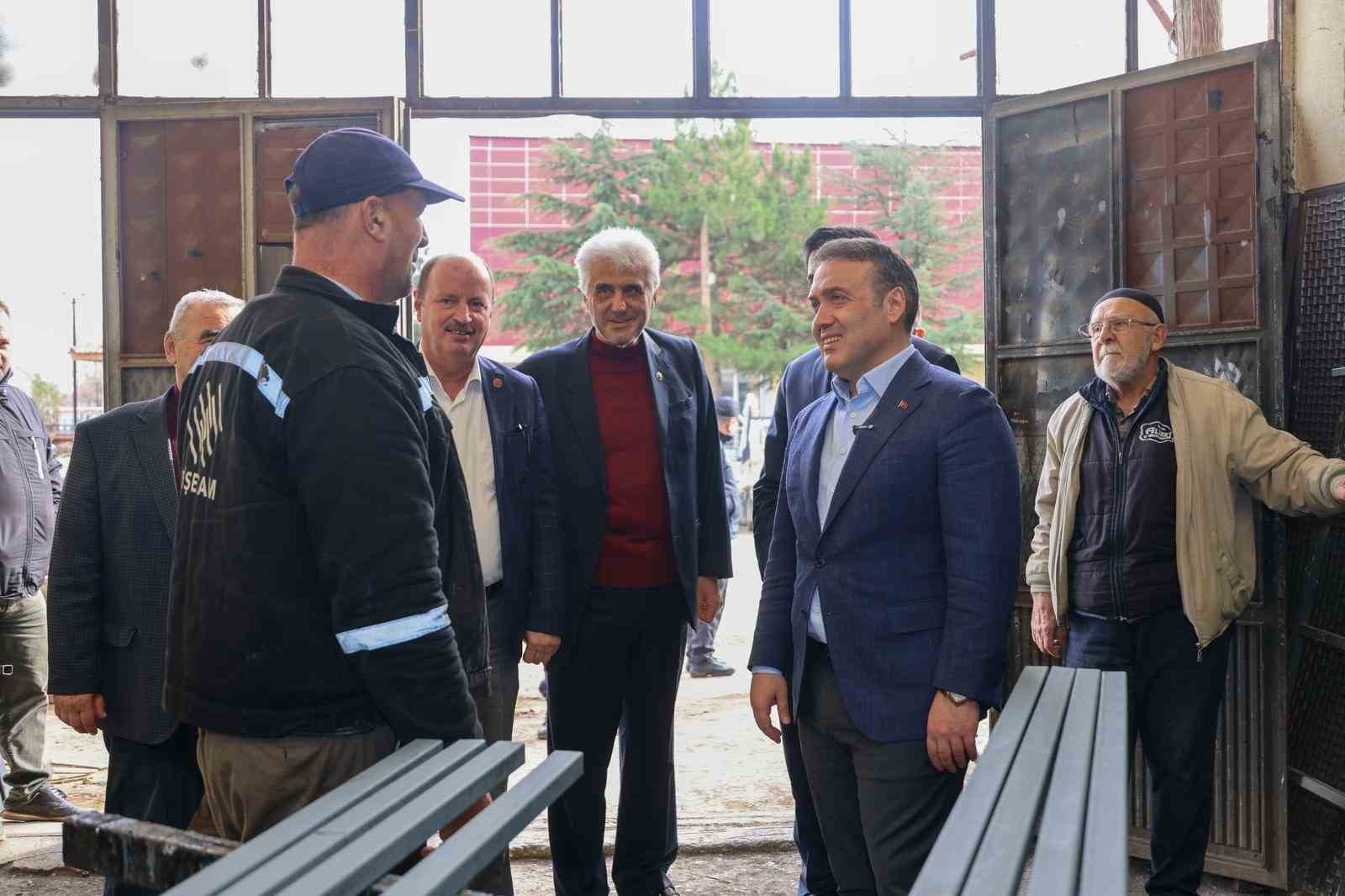 Vali Sözer Pazaryeri Küçük Sanayi Sitesi’nde esnafla buluştu
