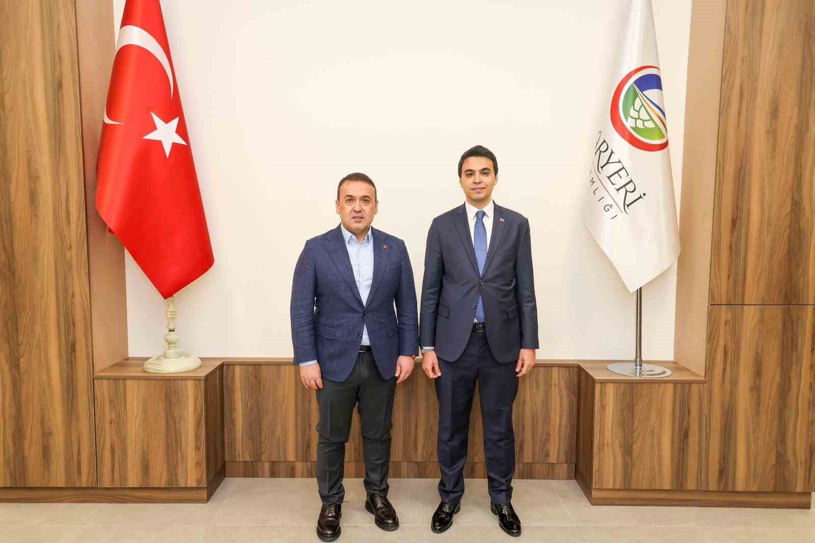 Vali Sözer’den dönem birincisi kaymakam Kara’ya ziyaret
