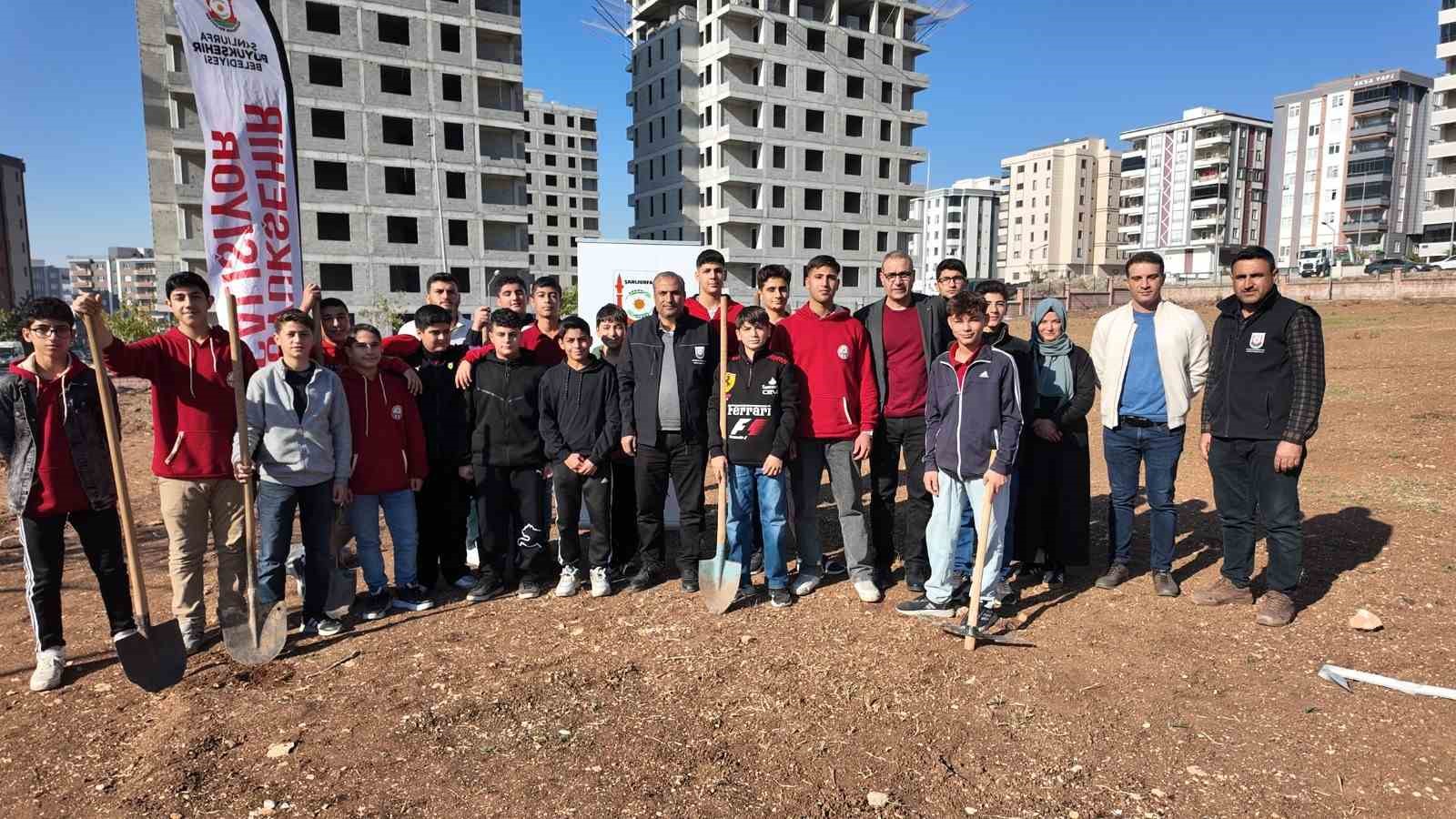 Şanlıurfa’da "Yeşeren Okullar Projesi" ile fidanlar toprakla buluştu
