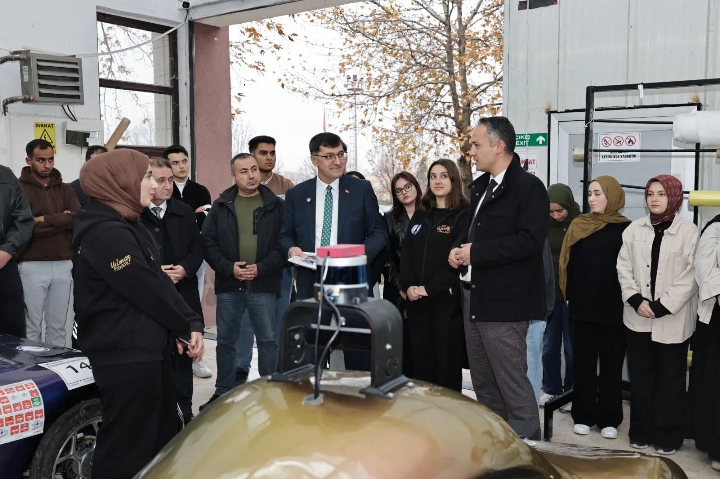 Başkan Eyüp Kahveci’den DPÜ’nün alternatif enerjili araç ekibine ziyaret
