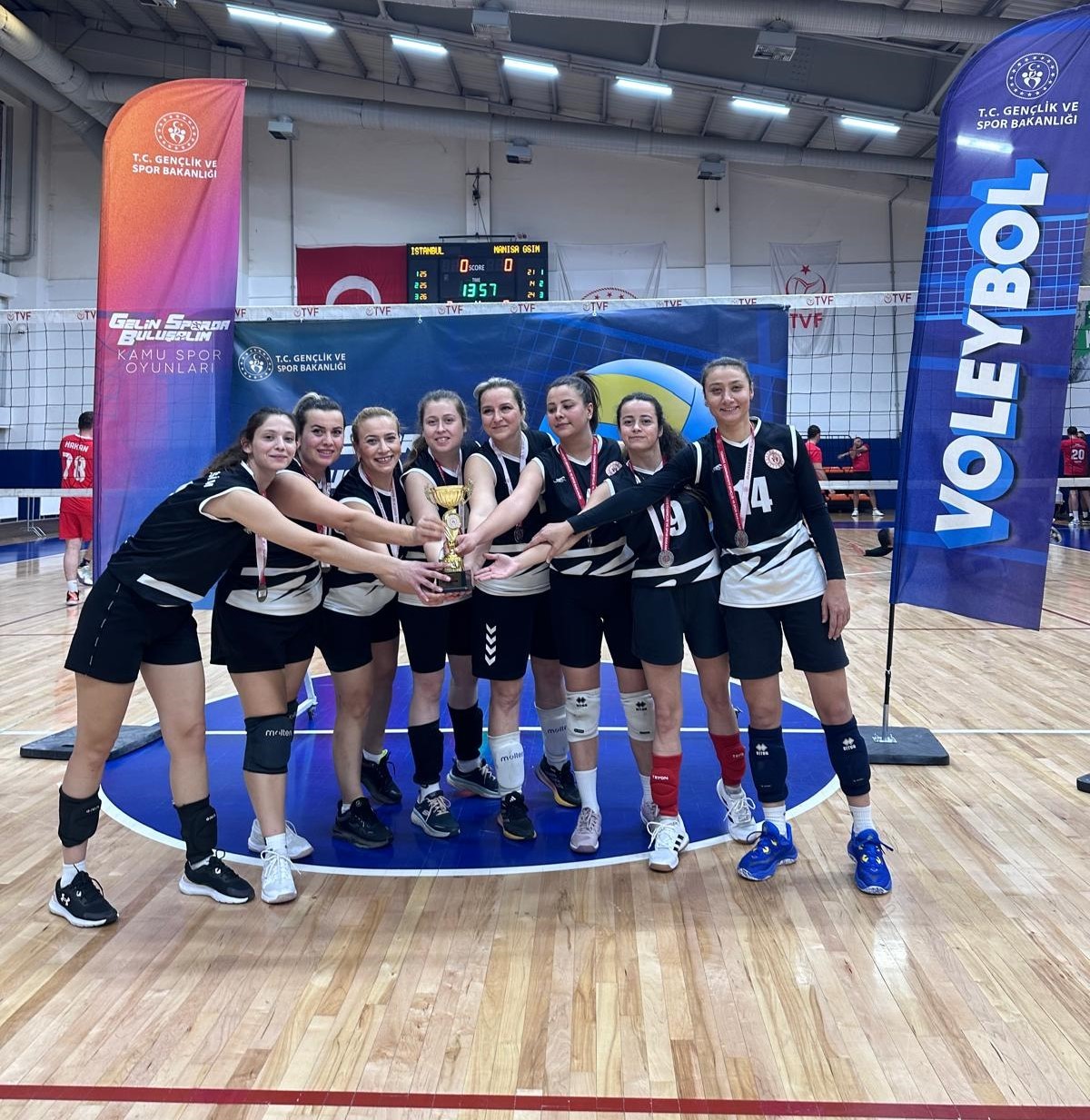 Manisa GSB Kadın Voleybol Takımı Türkiye ikincisi oldu
