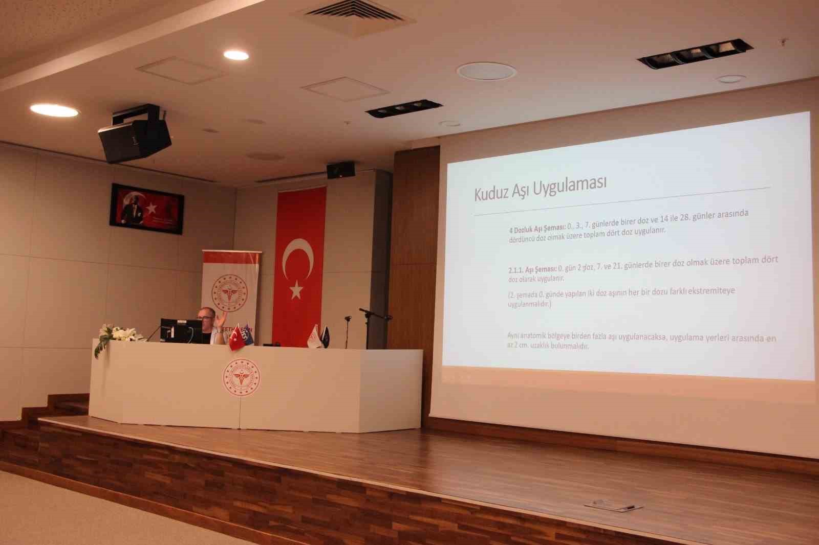 Elazığ’da sağlık personeline kuduz riskli temas ve aşı profilaksisi eğitimi