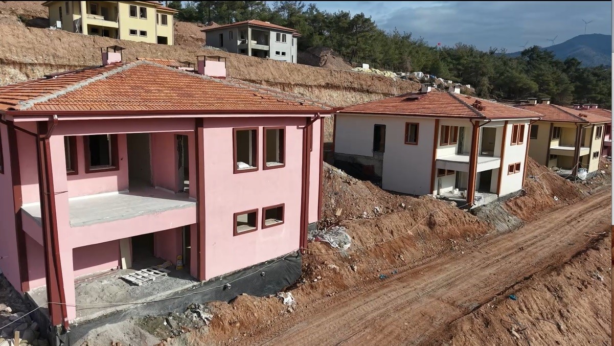 Osmaniye Hasanbeyli’de 2 katlı deprem konutları tamamlanıyor
