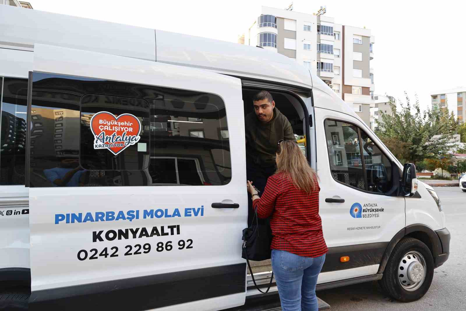 Büyükşehir’in "Mola Evleri" özel bireylerin ailelerine nefes aldırıyor
