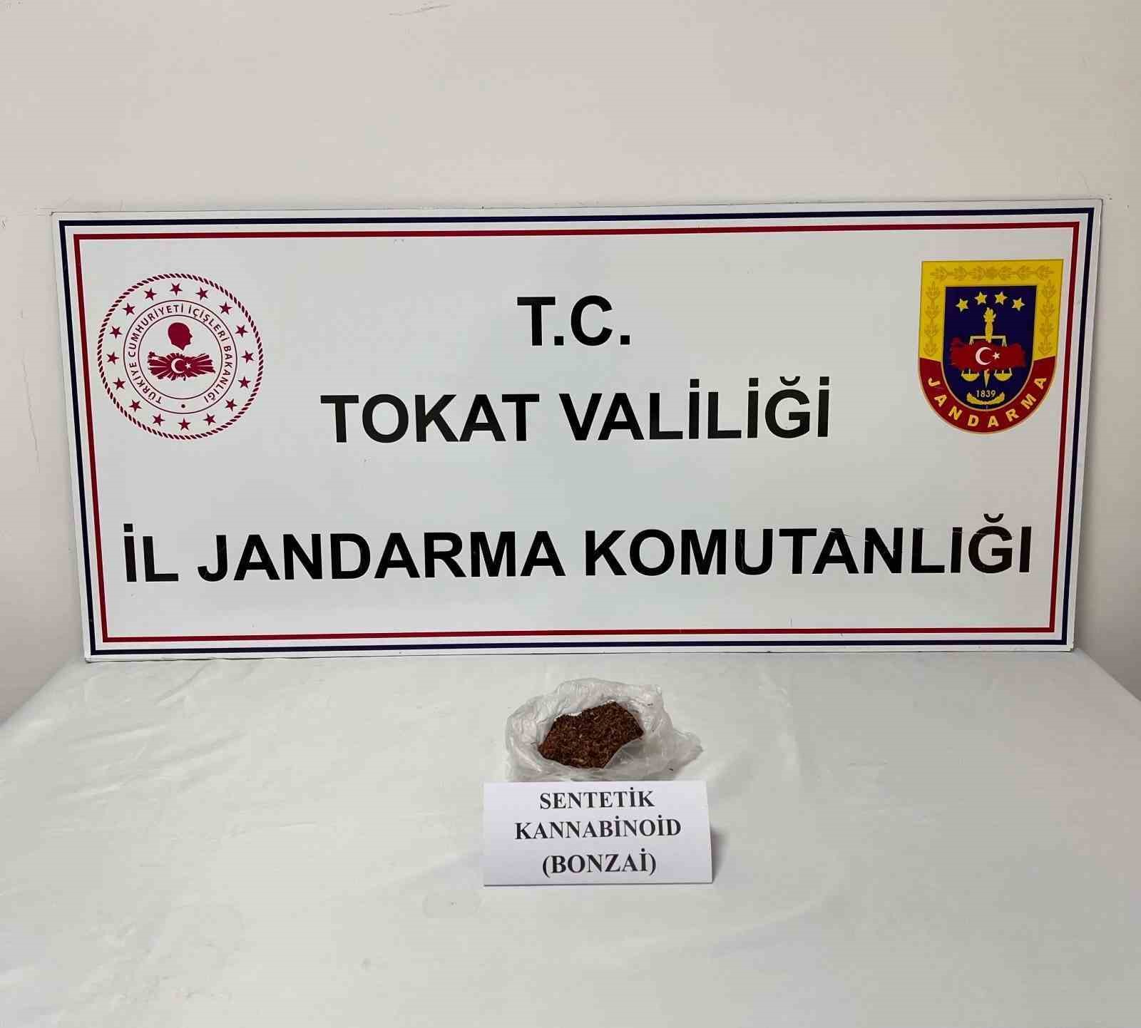 Tokat’ta jandarma uyuşturucu ticaretine geçit vermedi
