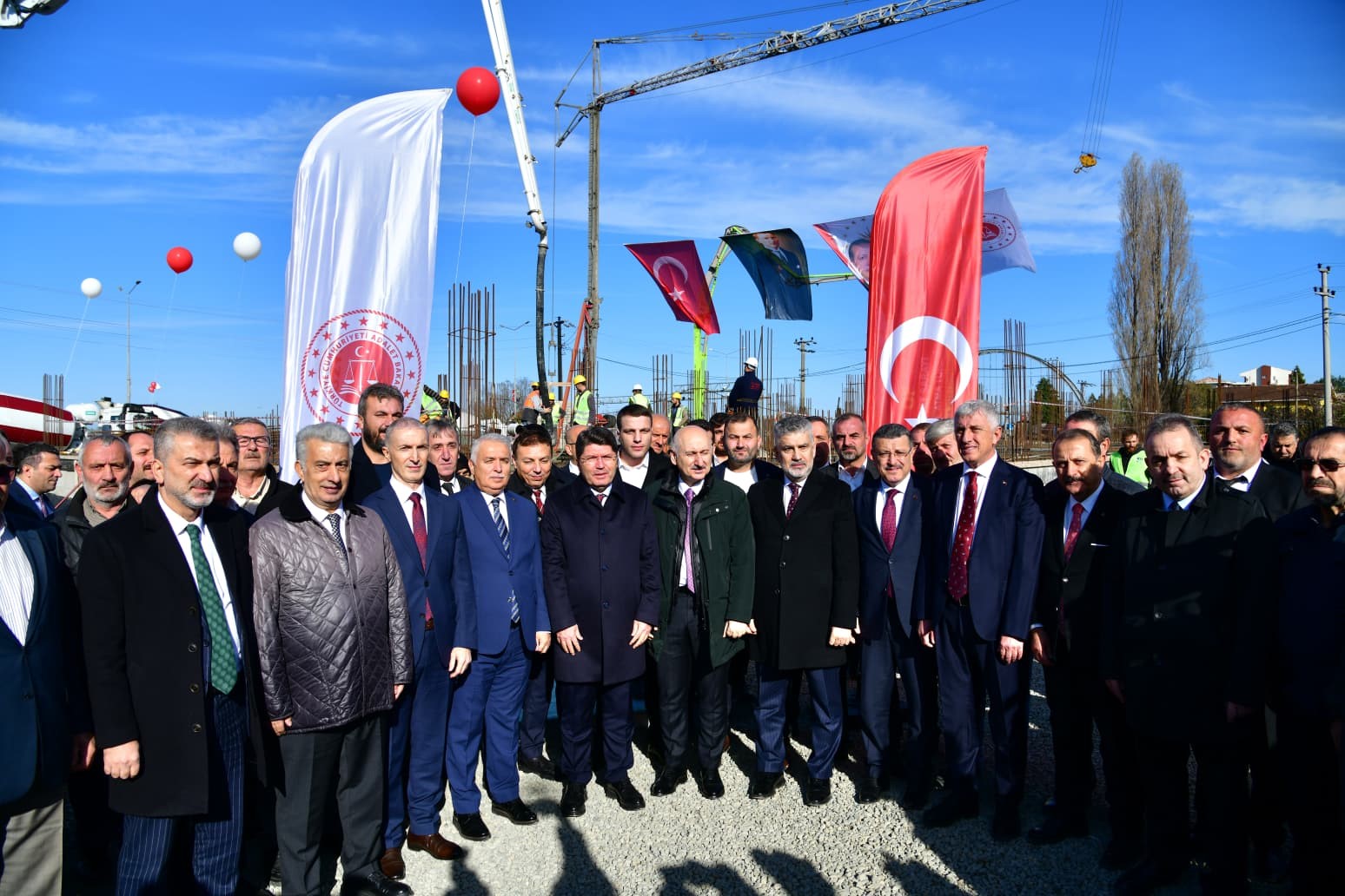 Bakan Yılmaz Tunç: "Hep beraber soruşturmanın seyrini takip edeceğiz"
