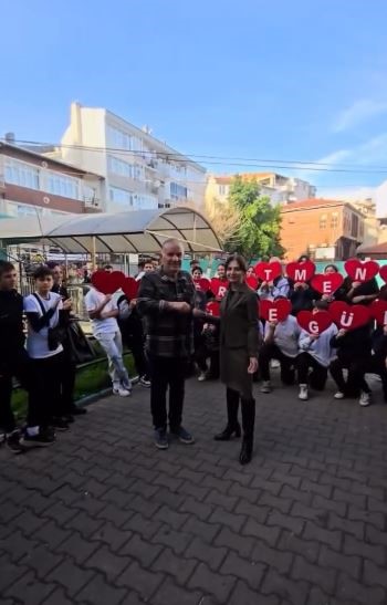 Emekli olan 38 yıllık öğretmene duygusal veda
