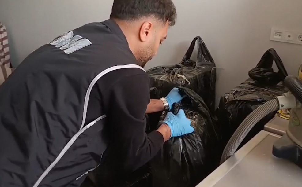 Konya’da 2 milyon liralık kaçak sigara operasyonu
