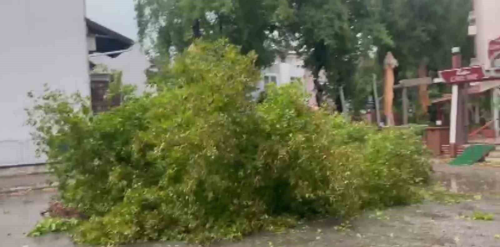Marmaris’te sağanak etkili oldu