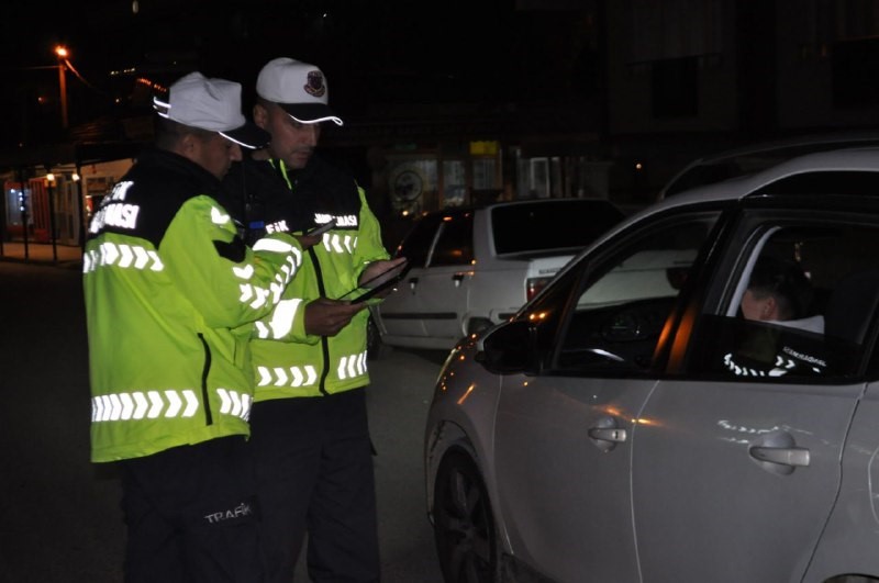 Yalvaç’ta 456 kişi ve 206 araç denetlendi, 4 araç trafikten men edildi