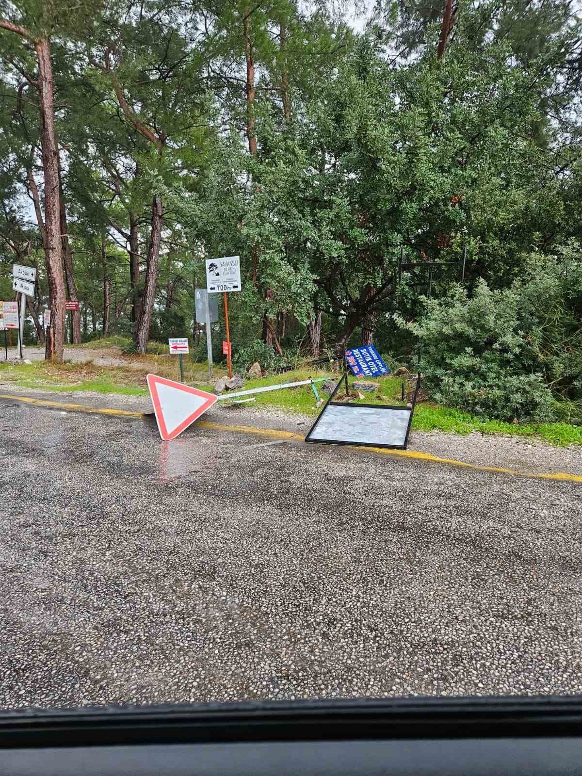 Menteşe Akbük’te şiddetli yağış ve rüzgar etkili oldu
