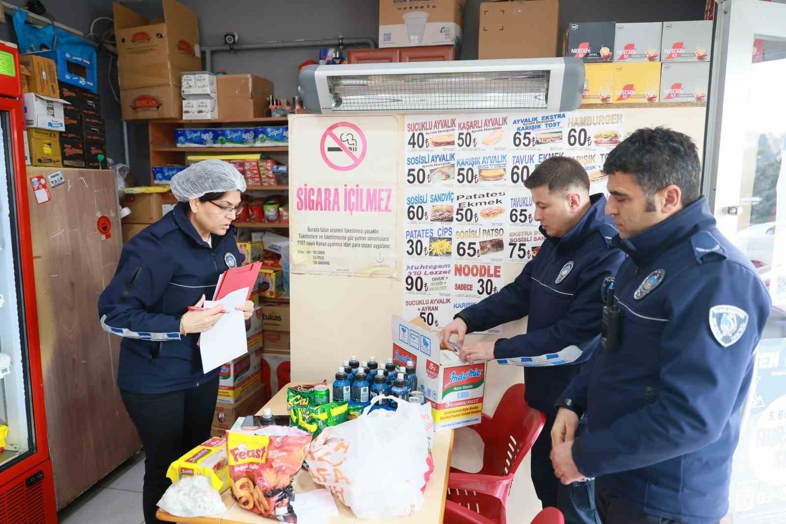Yunusemre zabıtasından okul çevrelerinde denetleme
