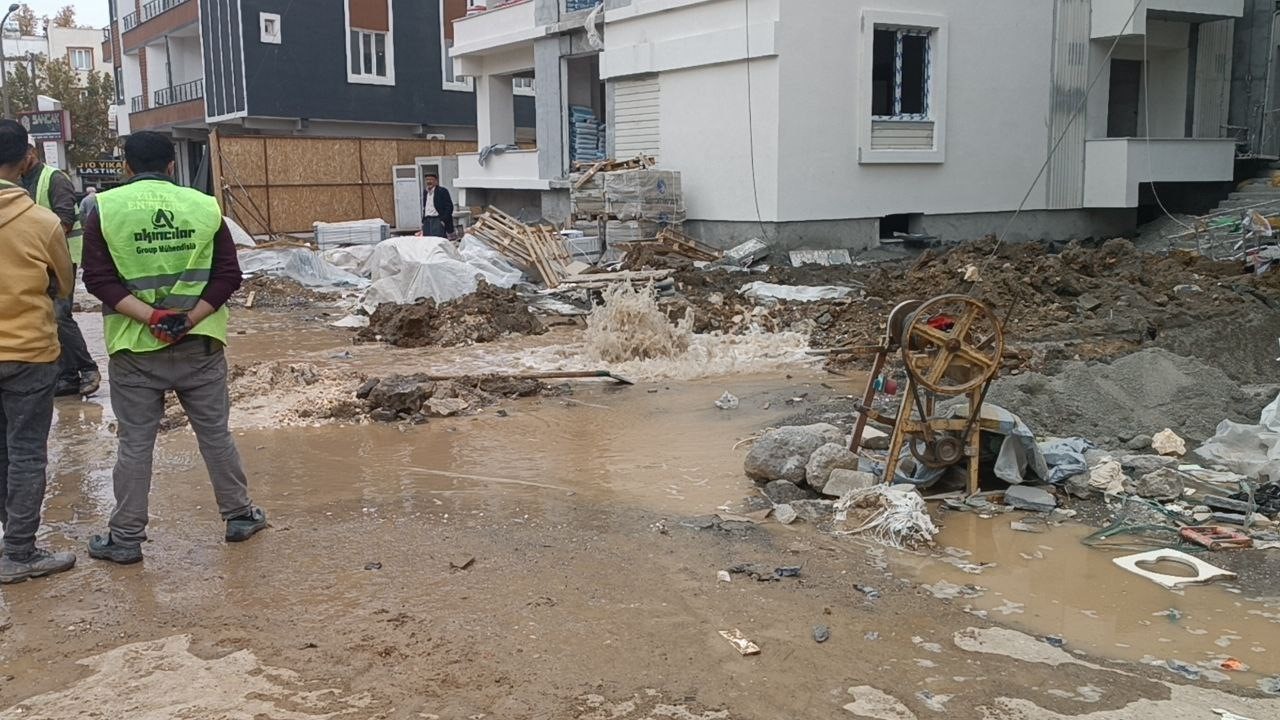 Delinen doğal gaz borusu ekipleri alarma geçirdi
