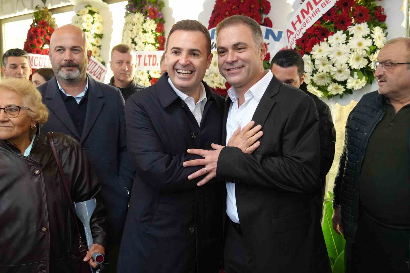 Başkan Akın ve Milletvekili Sarı açılışta buluştu
