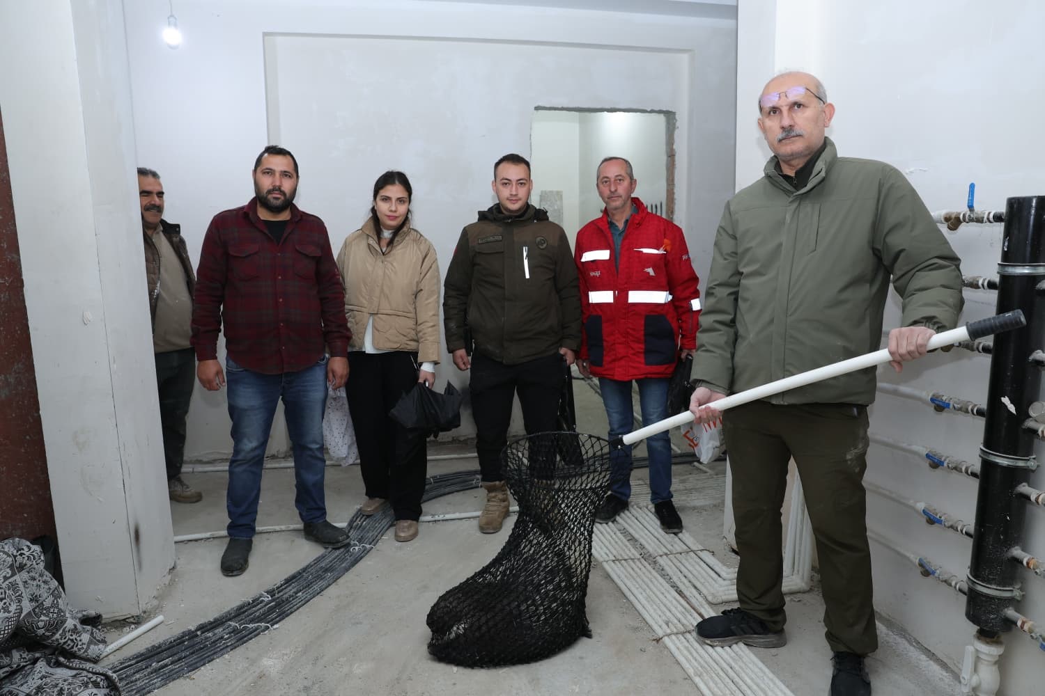 İncirliova’da ekiplerin dikkati nesli tehlikedeki oklu kirpiyi kurtardı
