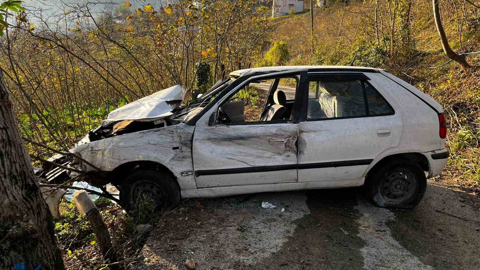Ordu’da otomobil fındık bahçesine devrildi: Anne ve kızı yaralandı
