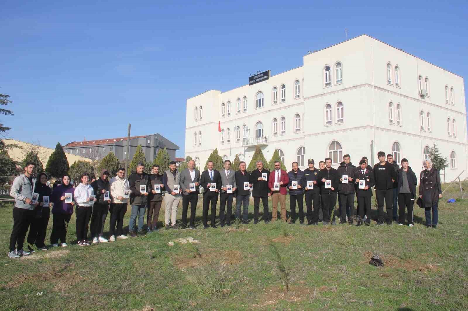 Pınarhisar’da 20 şehit için 20 fidan toprakla buluştu
