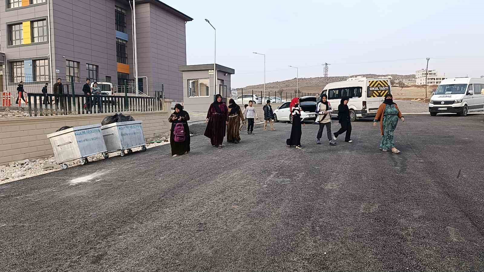 Şanlıurfa’da gıda zehirlenmesi şüphesiyle 25 öğrenci hastanelik oldu
