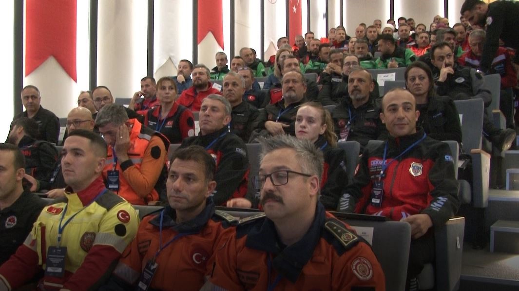 AFAD’dan gönüllülerine sertifika ve kimlik teslim töreni
